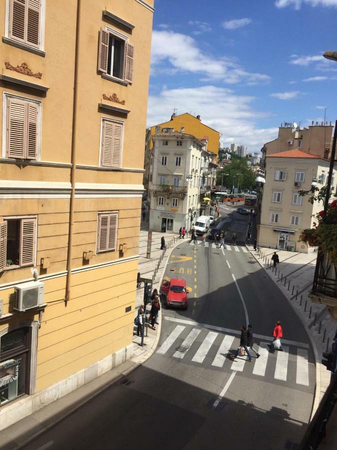Apartman Licia Rijeka Eksteriør billede